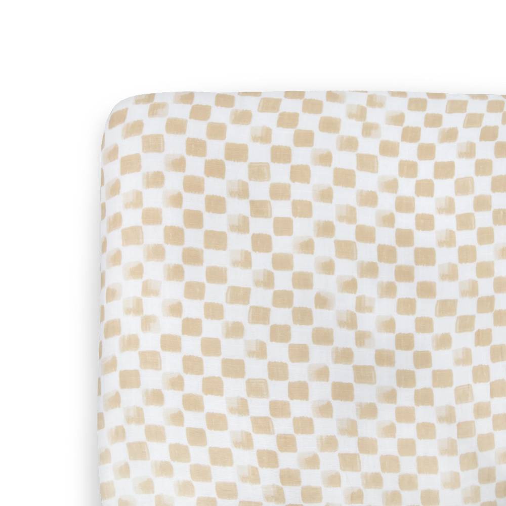Cotton muslin fitted sheet white and beige checkered pattern on a white background