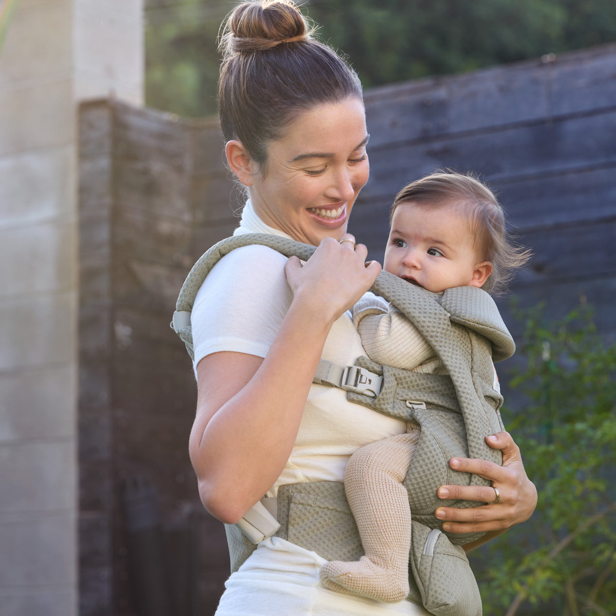 Omni Deluxe All-in-One Baby Carrier - Soft Olive Mesh