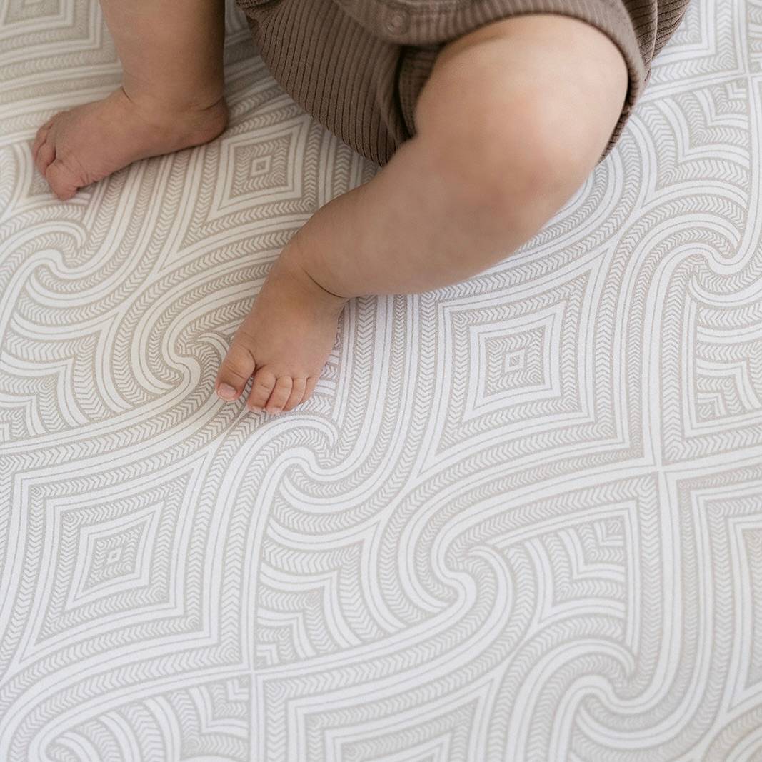 Bo & Ko Fitted Sheet - Piko Pakati Grey