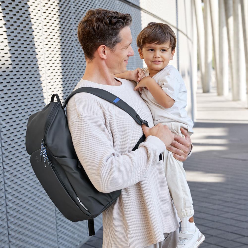 Slender Up Backpack - Black
