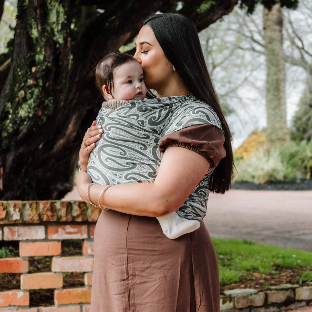 Okooko Pepi Wrap Carrier - Hina (Grey/White)