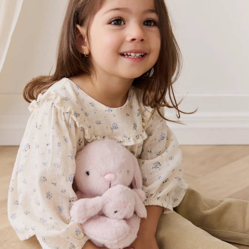 Snuggle Bunnies - Frankie the Hugging Bunny - Blossom