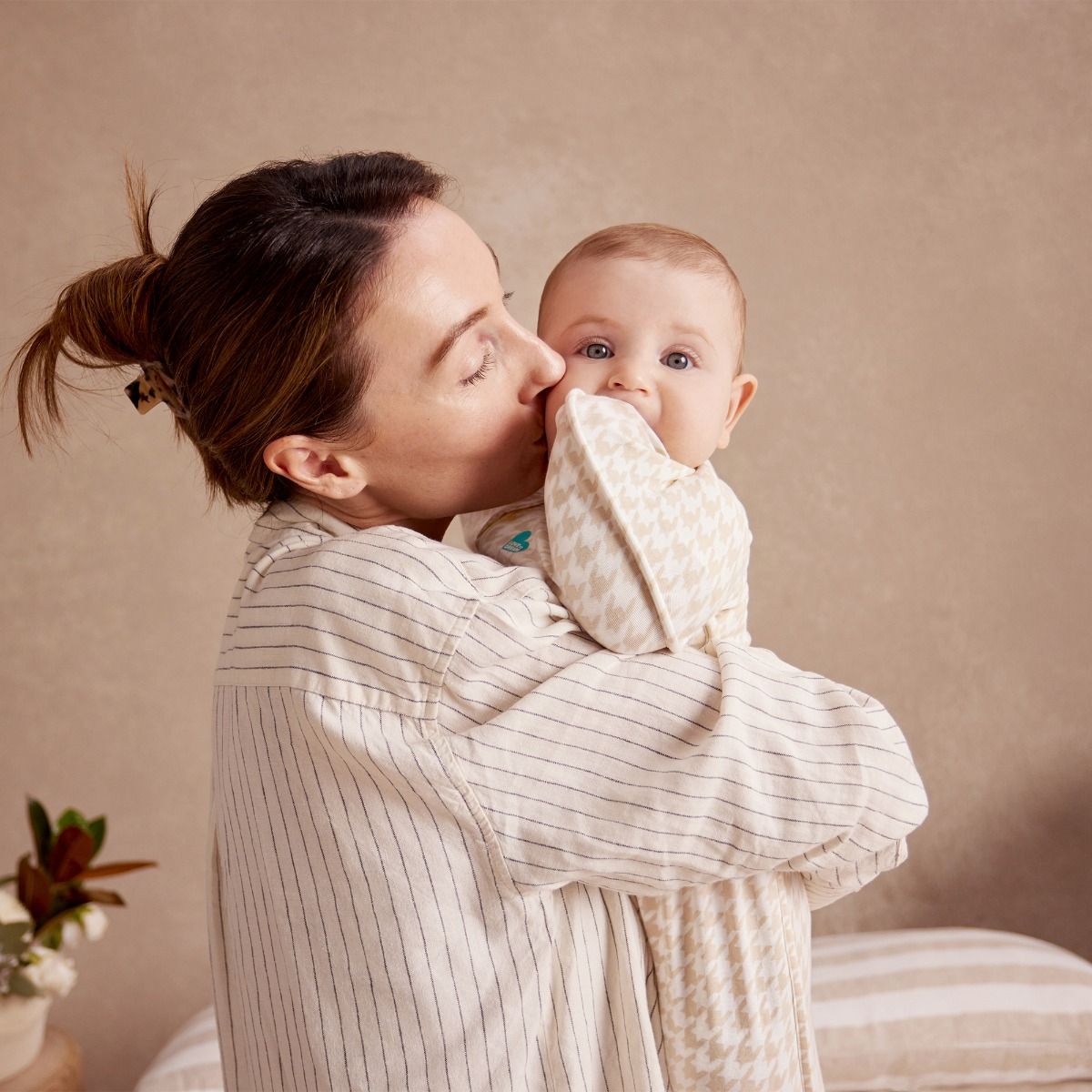 1.0 tog Swaddle Up Original - Houndstooth