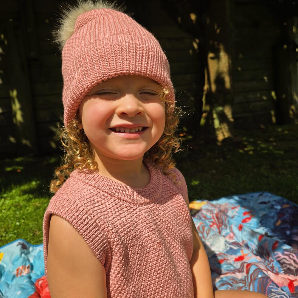 Merino Knit Pompom Beanie - Pink