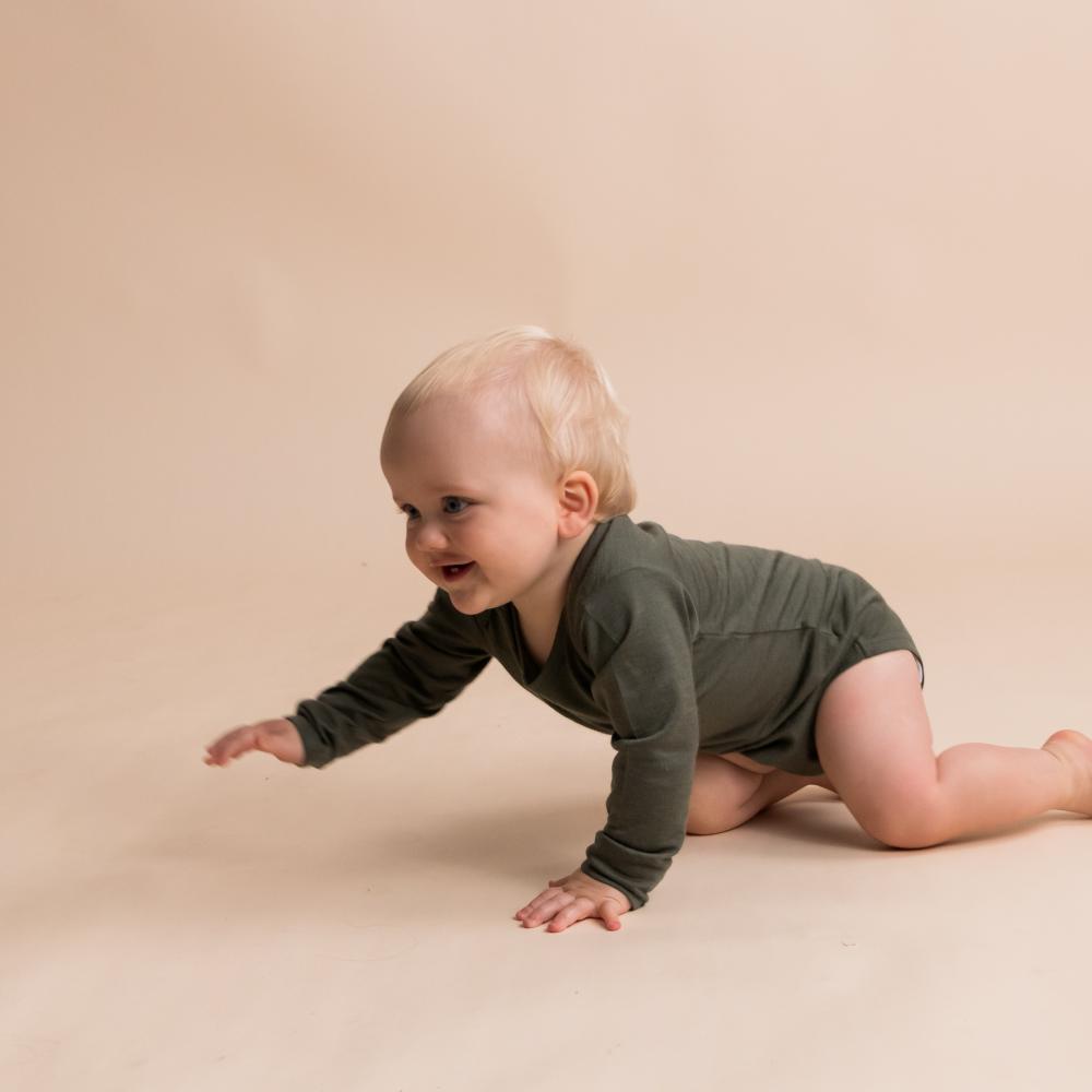 All Seasons Merino Long Sleeve Bodysuit - Milk/Hearts