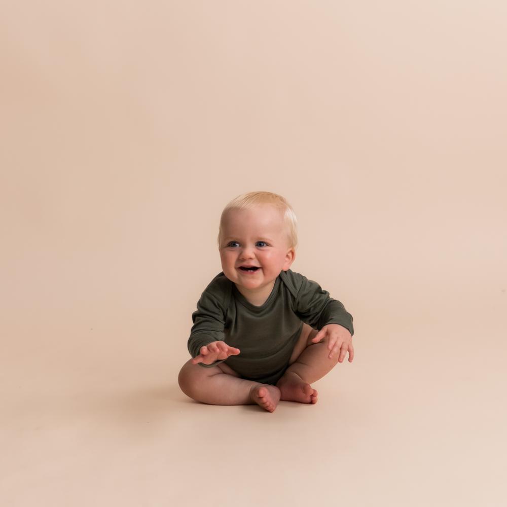 All Seasons Merino Long Sleeve Bodysuit - Milk/Hearts