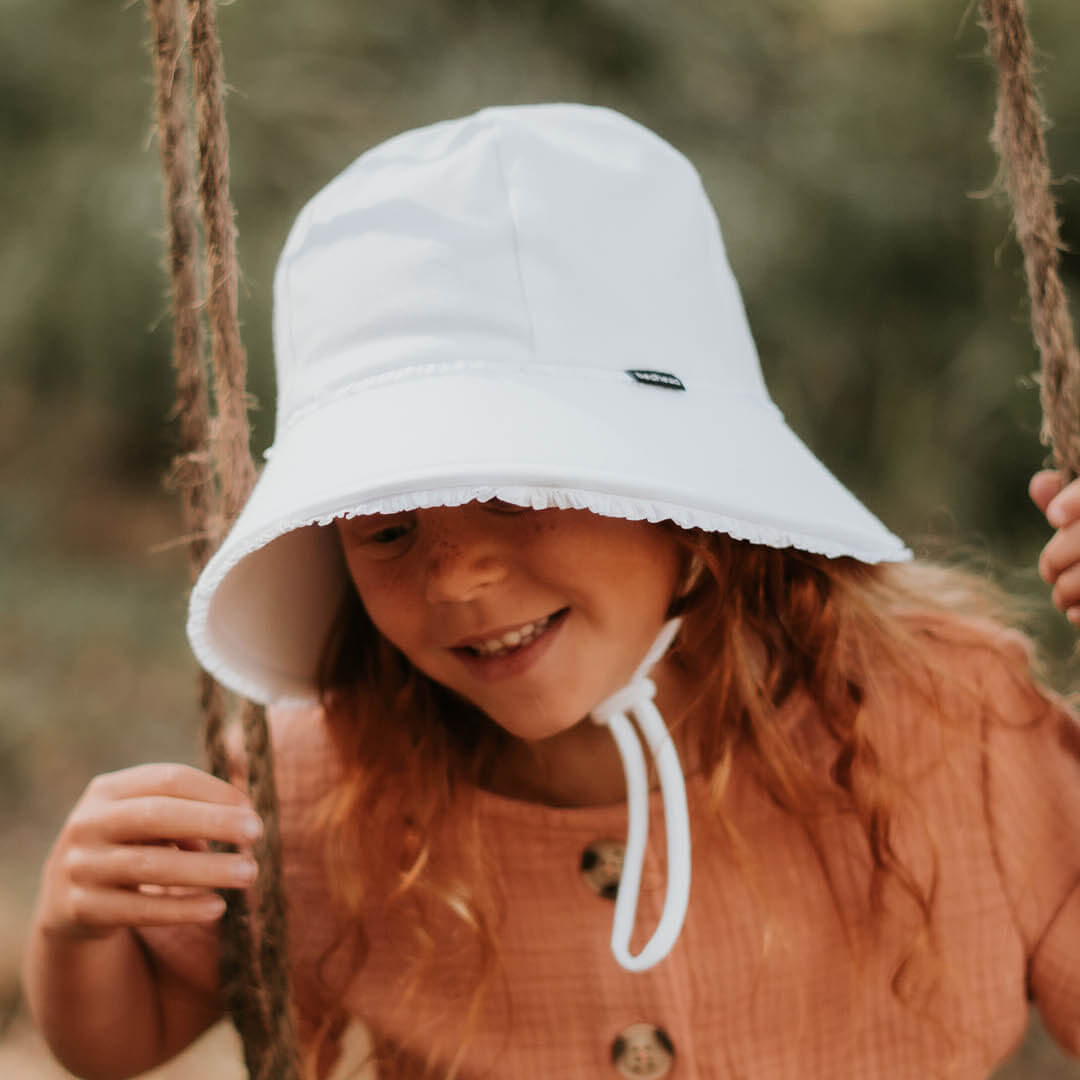 Ruffle Ponytail Bucket Sun Hat - White